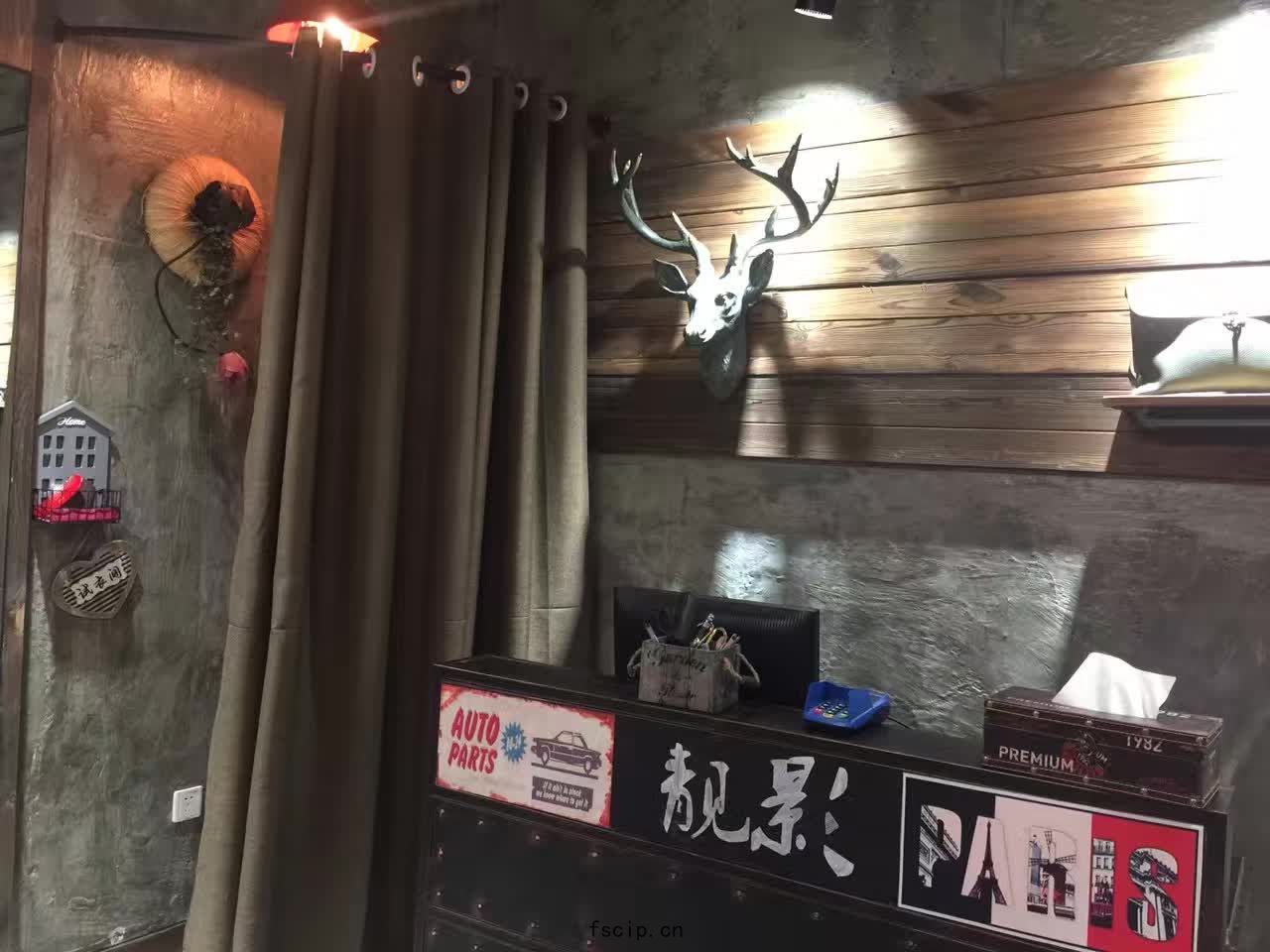 重慶服(fú)裝店設計裝修(xiū).jpg
